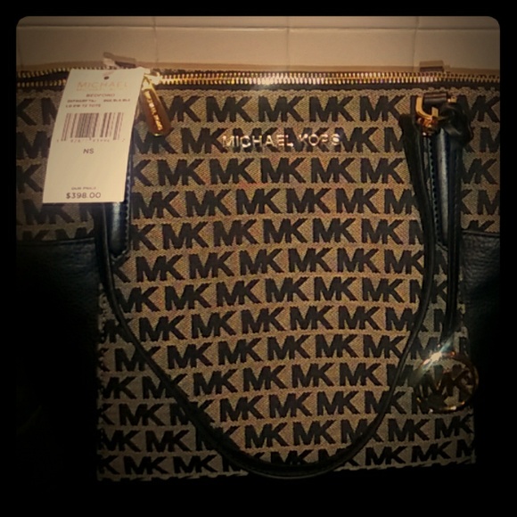 Michael Kors Purse - Picture 1 of 2